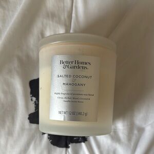 Salted coconut and mahogany candle